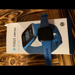 Fitbit versa lite blue